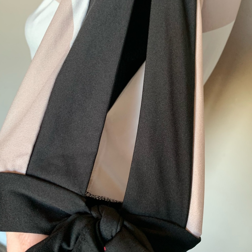 Dressy top nice slick material - Picture 2 of 3